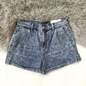 American Eagle High Rise Mom Short